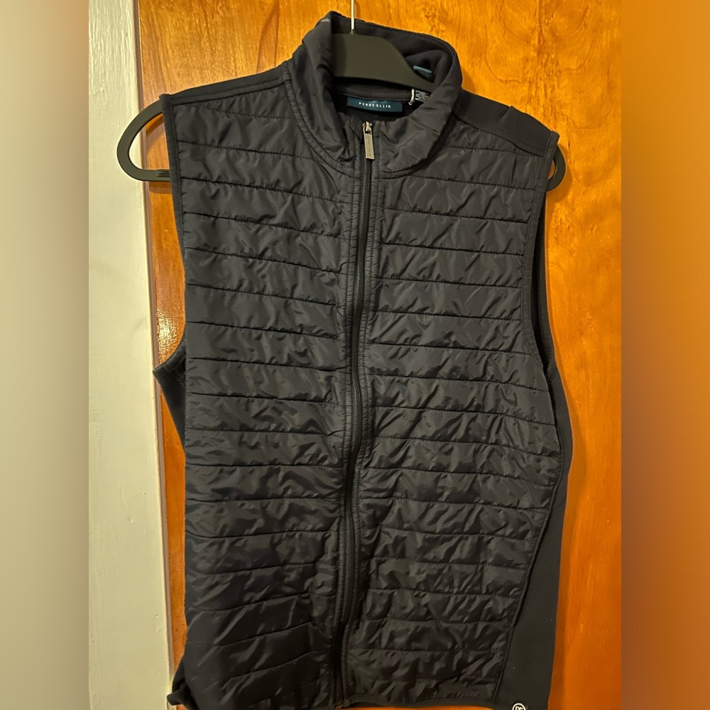 Used men’s Perry Ellis vest